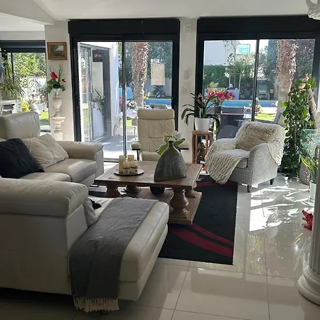 Location Piscine Jardin Вилла Ла-Гранд-Мот